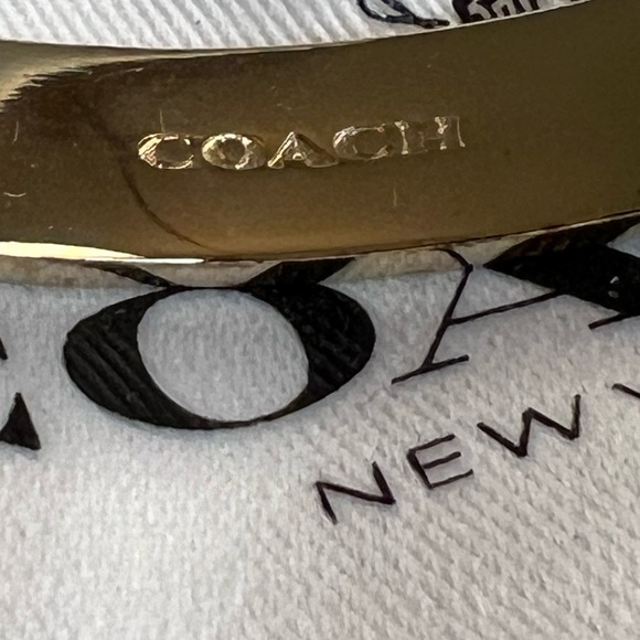 🔥💯 Authentic Coach Signature Push Hinged Bracelet - Picture 4 of 4